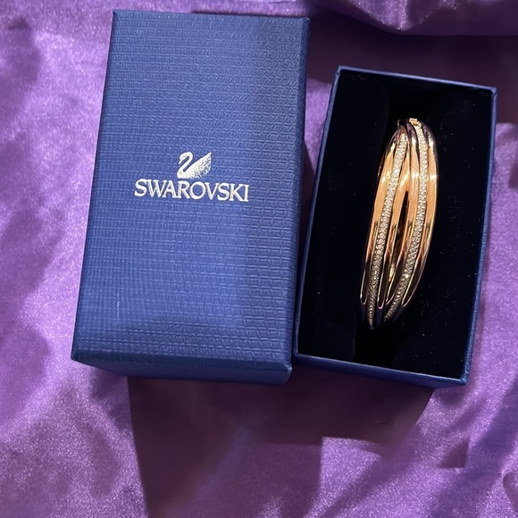 Swarovski all around bracelet ! New w box - Picture 6 of 9